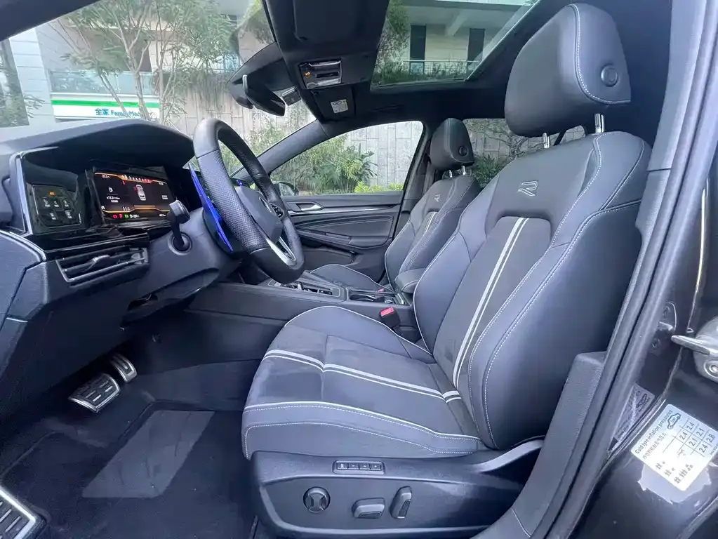 Volkswagen Golf 2021 из CN, фото 8