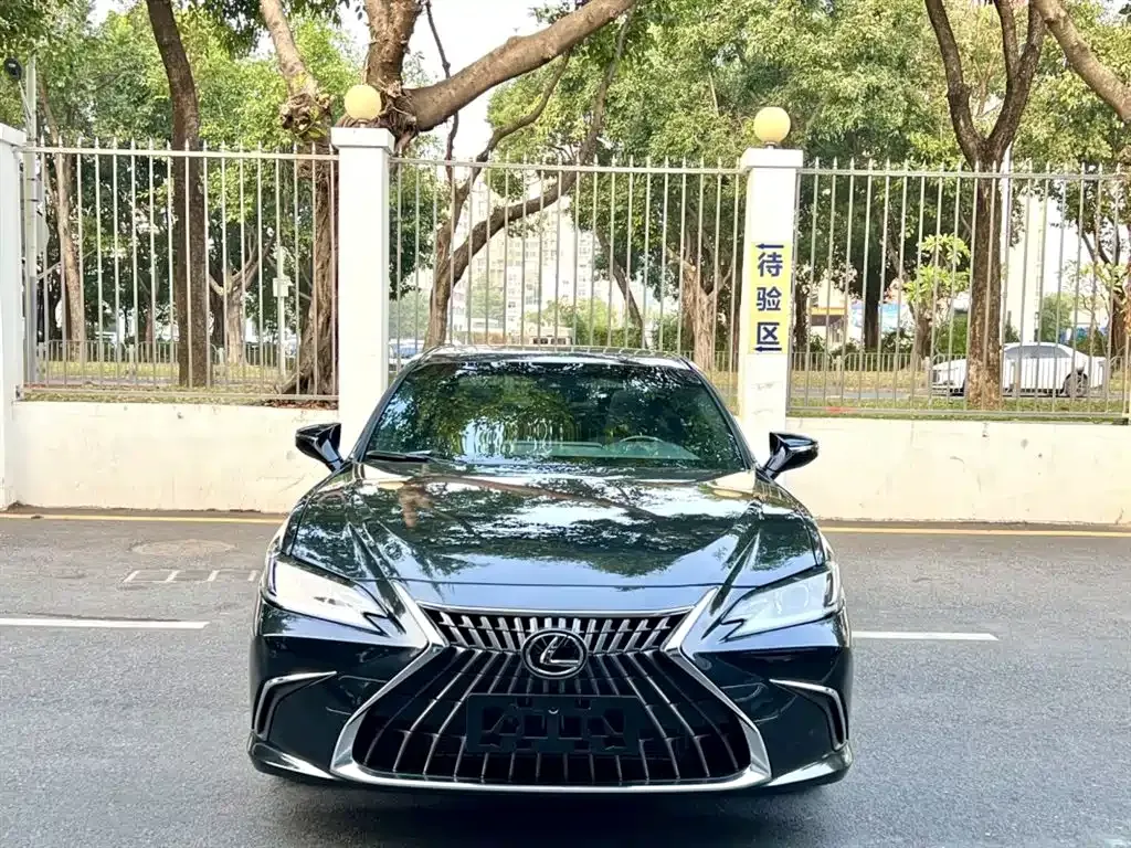 Lexus ES — фото 7