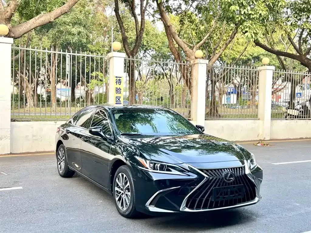 Lexus ES — фото 9