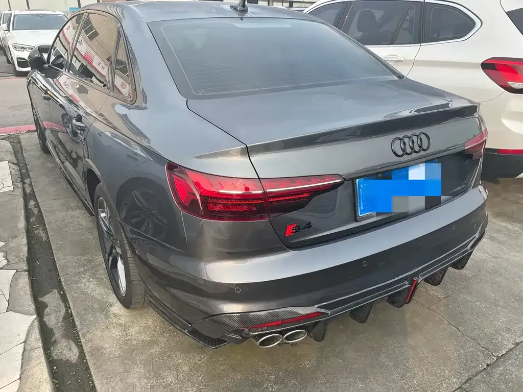Audi A4L 2023 из CN, фото 10