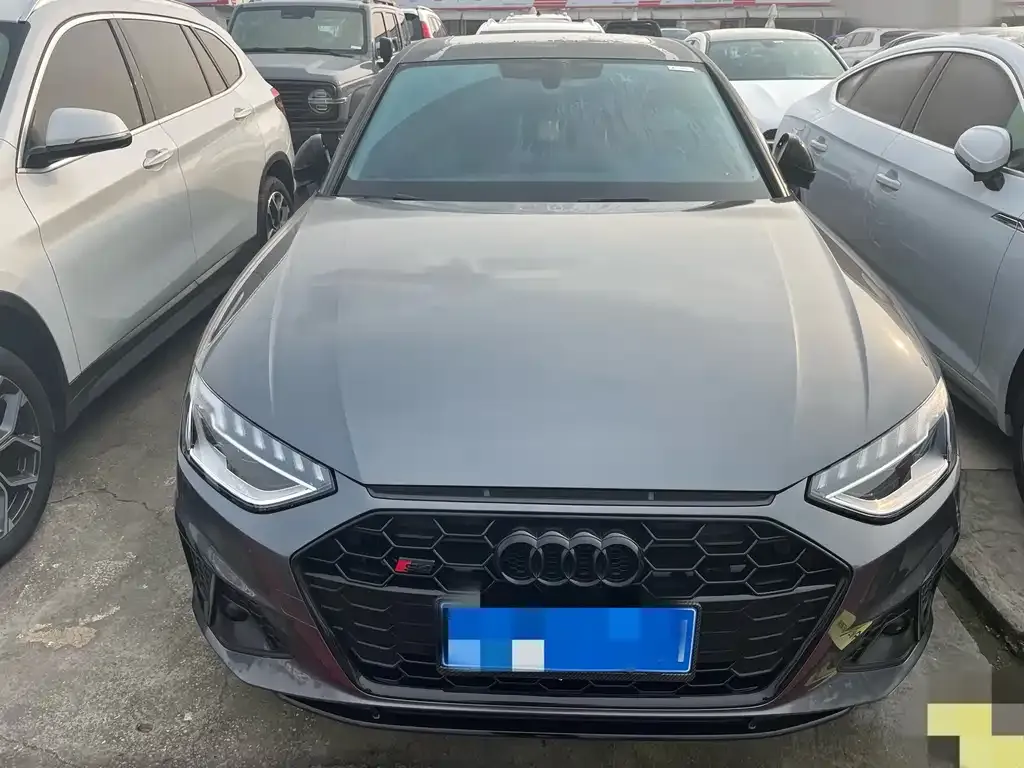 Audi A4L 2023 из CN, фото 2