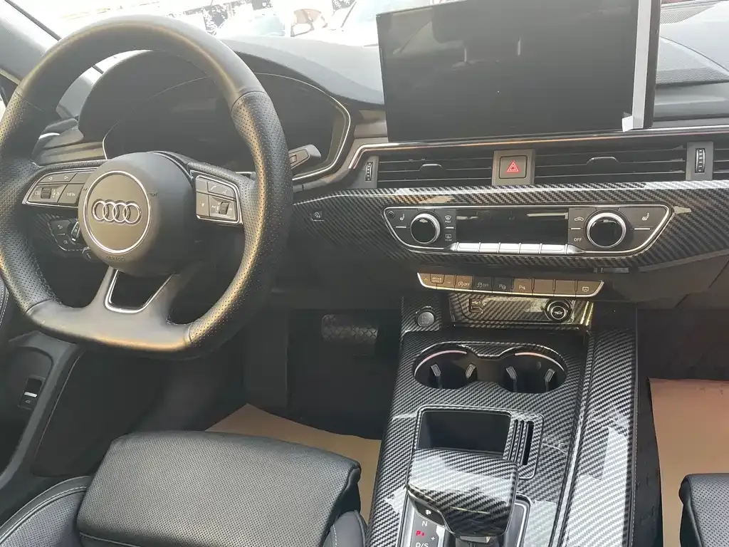 Audi A4L 2023 из CN, фото 7