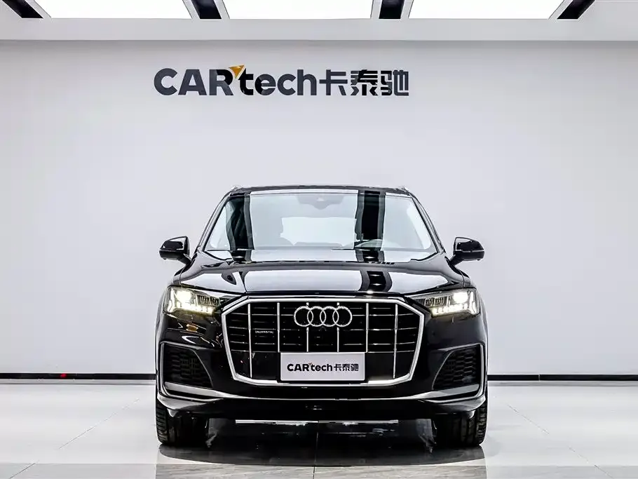 Audi Q7 — фото 1