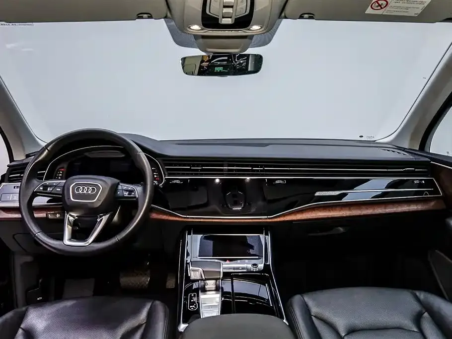 Audi Q7 — фото 8