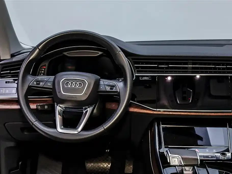 Audi Q7 — фото 10