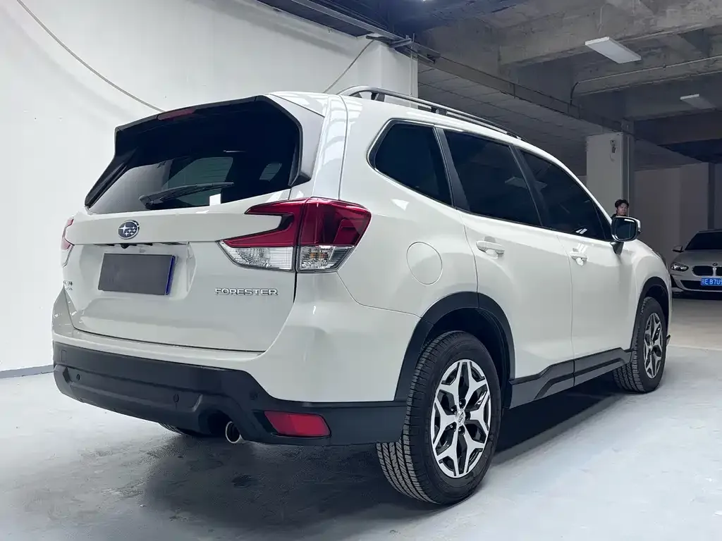 Subaru Forester — фото 2