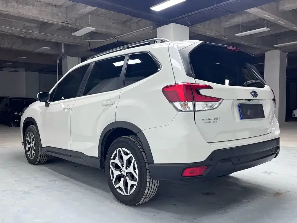Subaru Forester — фото 10