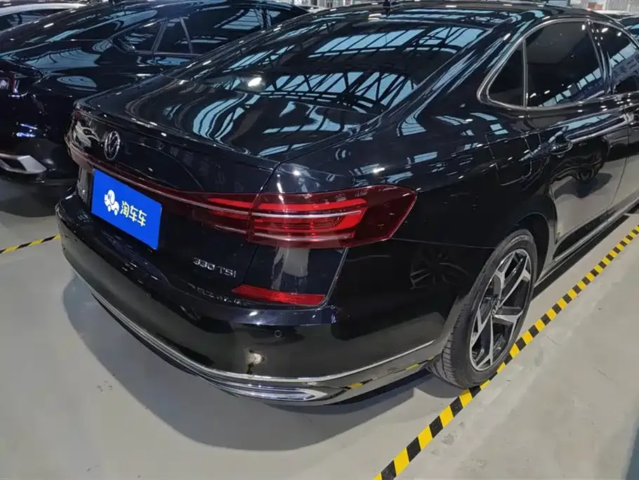 Volkswagen Passat — фото 7