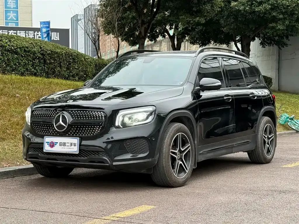Mercedes-Benz GLB — фото 1