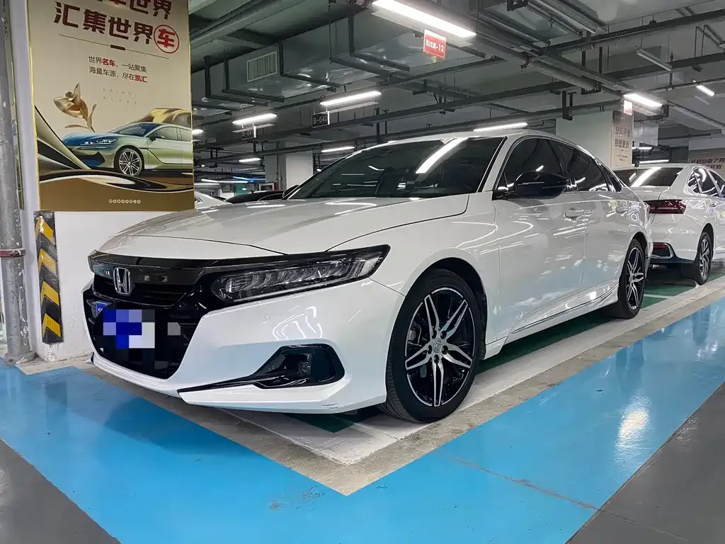 Honda Accord — фото 1