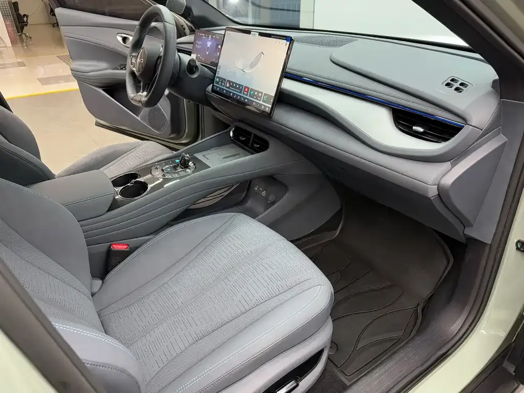 BYD Seal 06GT — фото 10