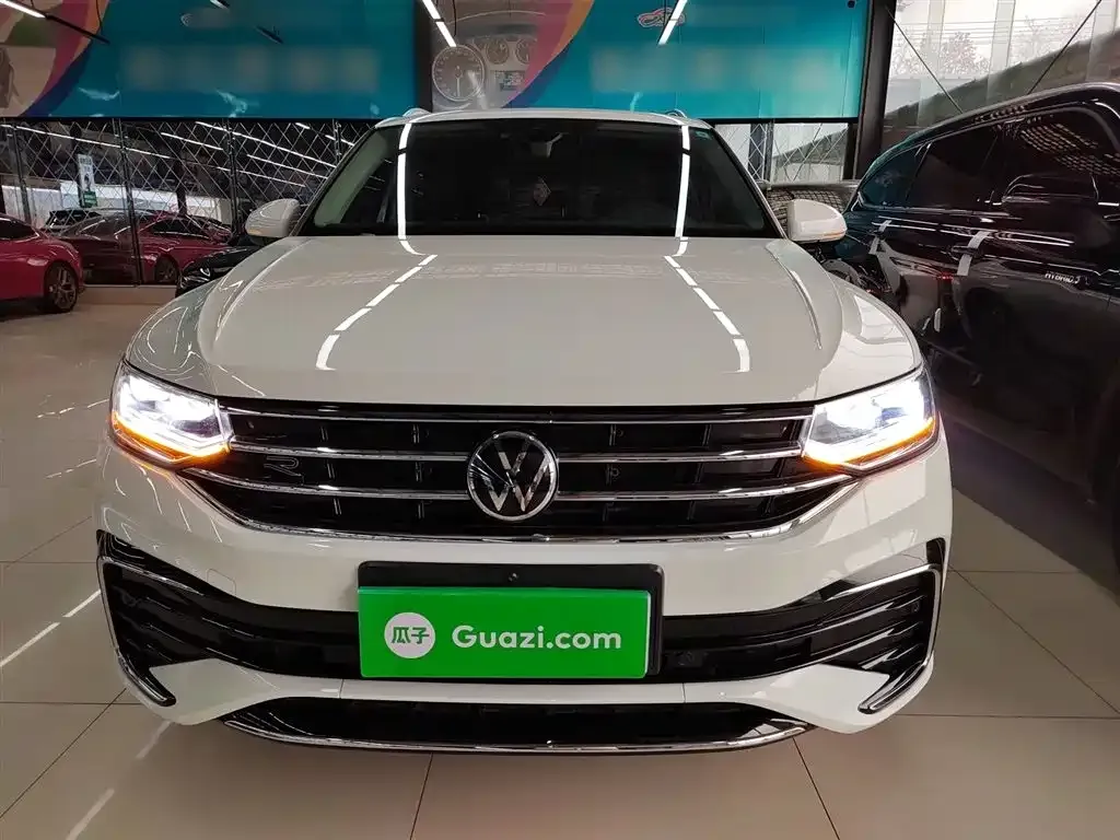Volkswagen Tiguan L — фото 4