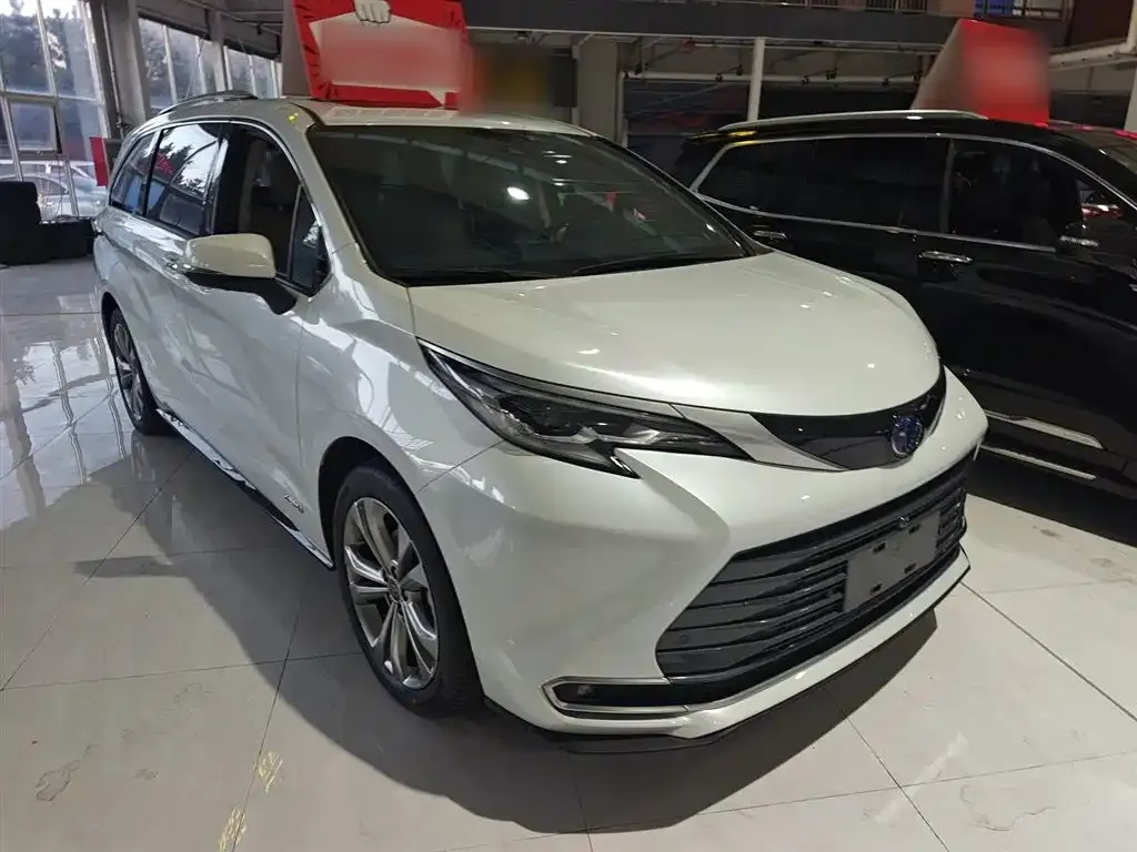 Toyota Sienna — фото 3