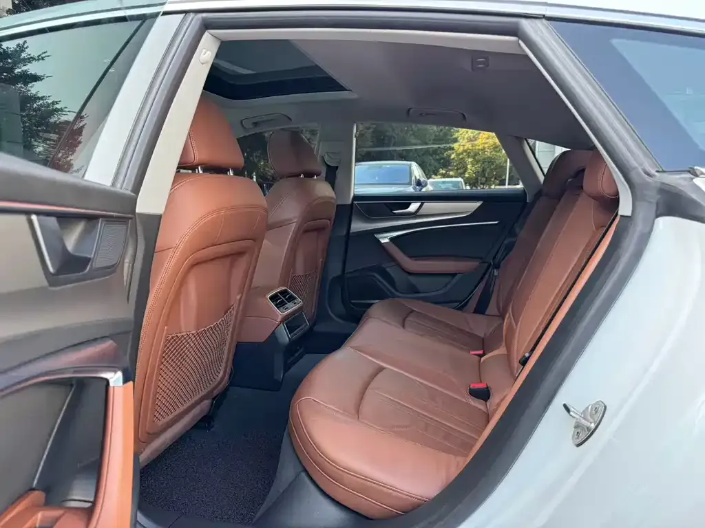 Audi A7 — фото 2