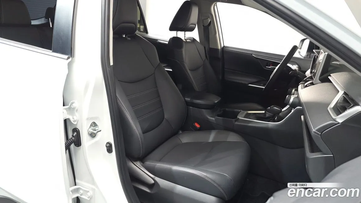 Toyota RAV4 2024 из KR, фото 3