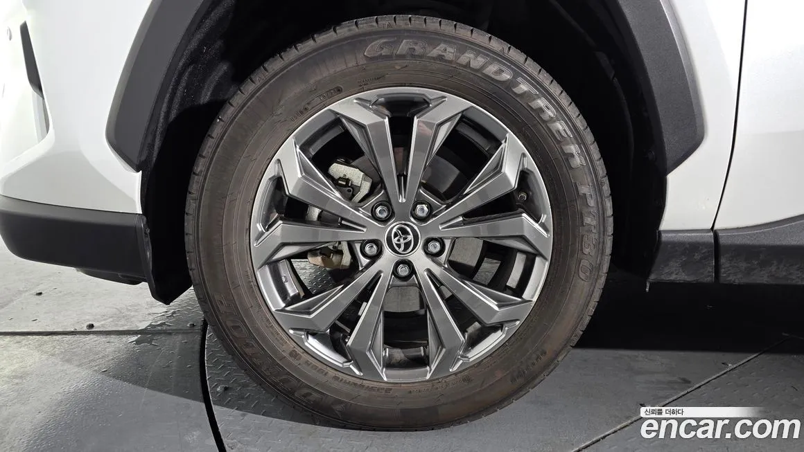 Toyota RAV4 2024 из KR, фото 8