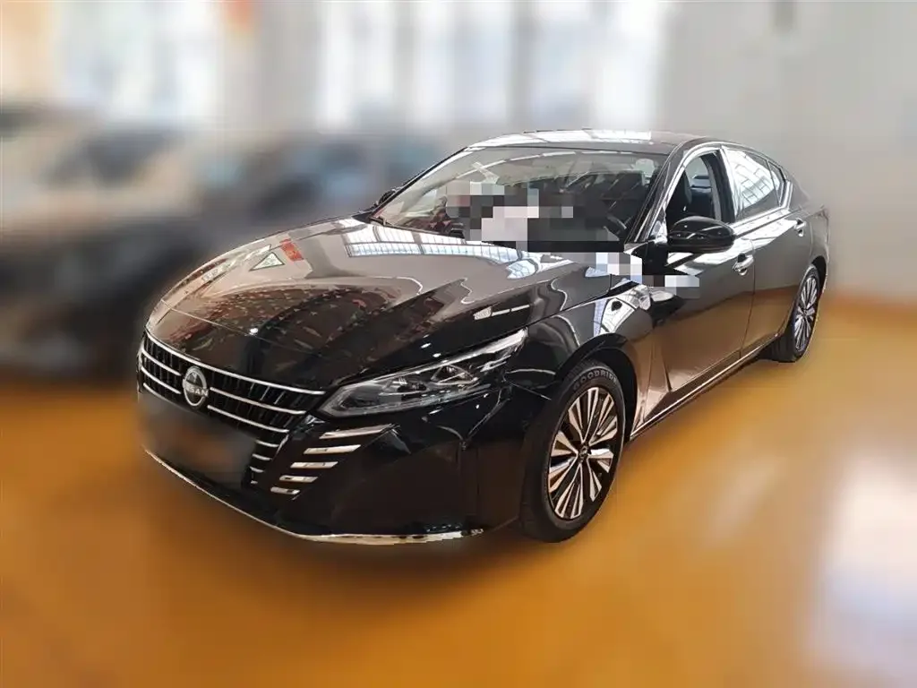 Nissan Teana — фото 1