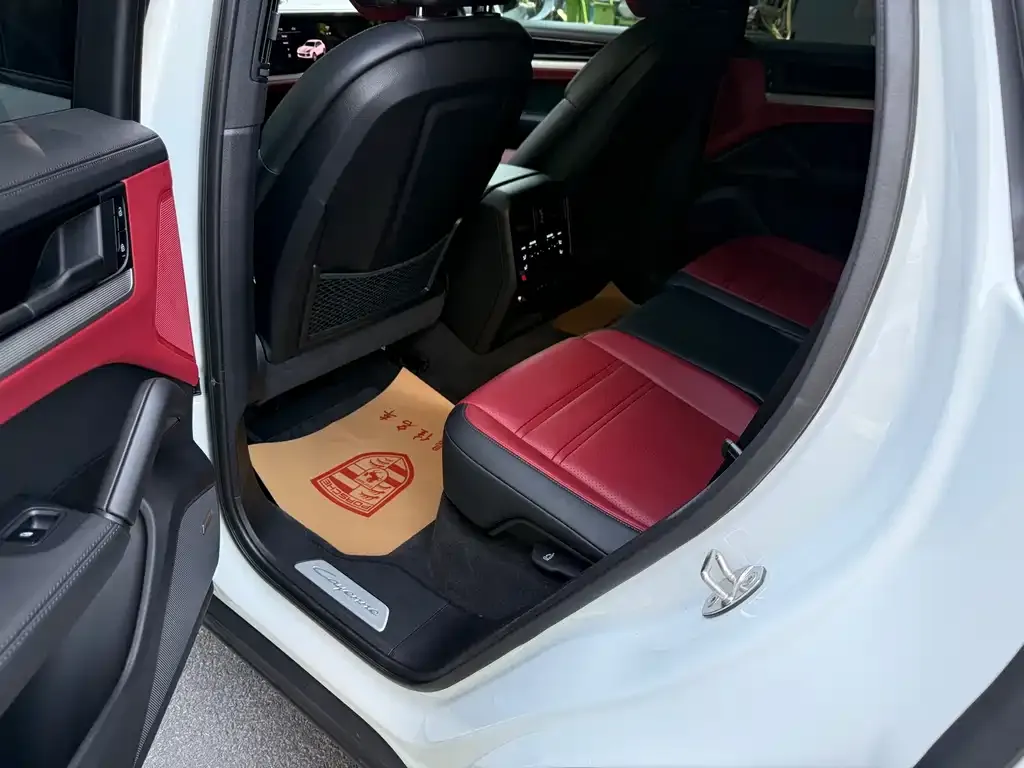 Porsche Cayenne 2024 из CN, фото 9