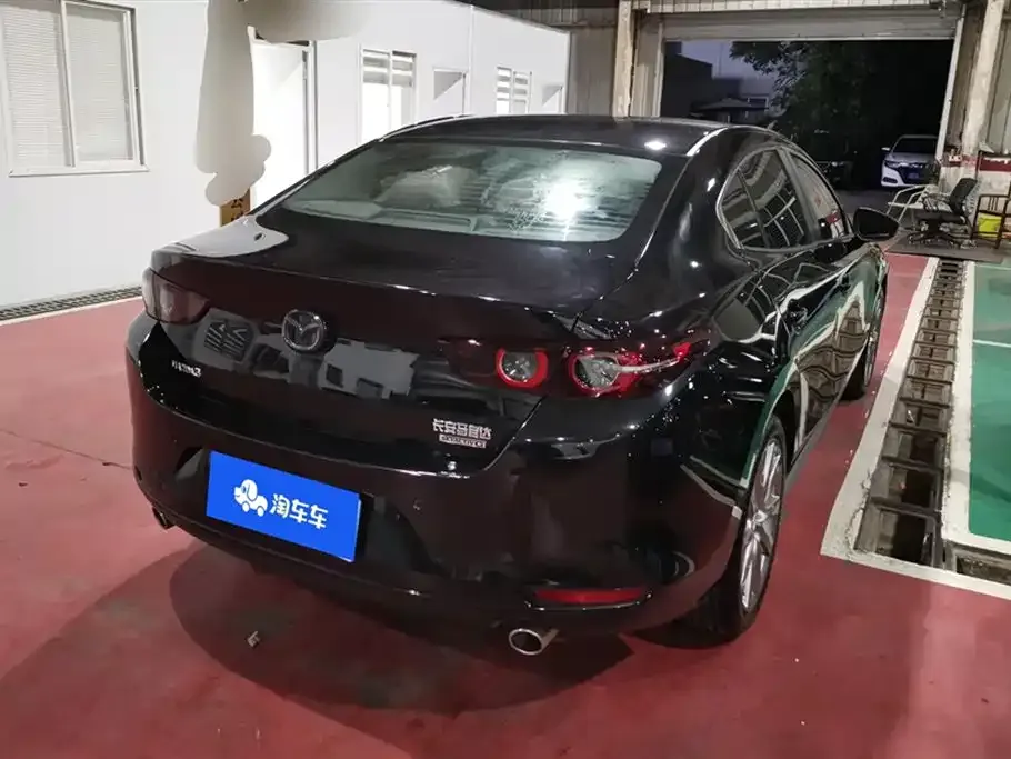 Mazda 3 Axela 2023 из CN, фото 2
