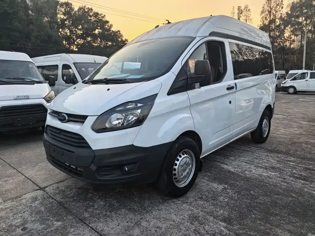 Ford Transit 2022 из CN, фото 1