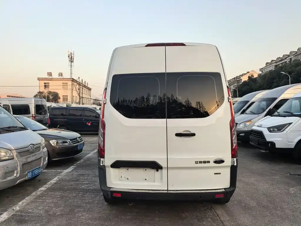 Ford Transit 2022 из CN, фото 9