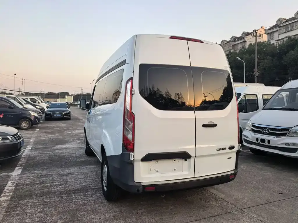 Ford Transit 2022 из CN, фото 3
