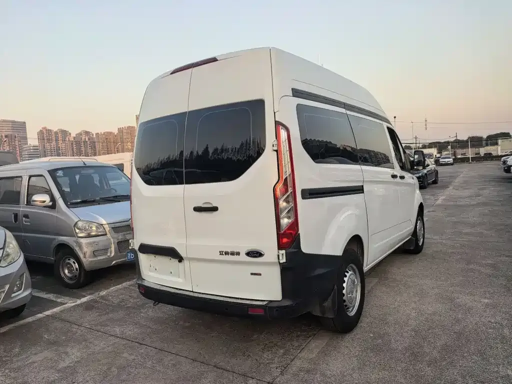 Ford Transit 2022 из CN, фото 4
