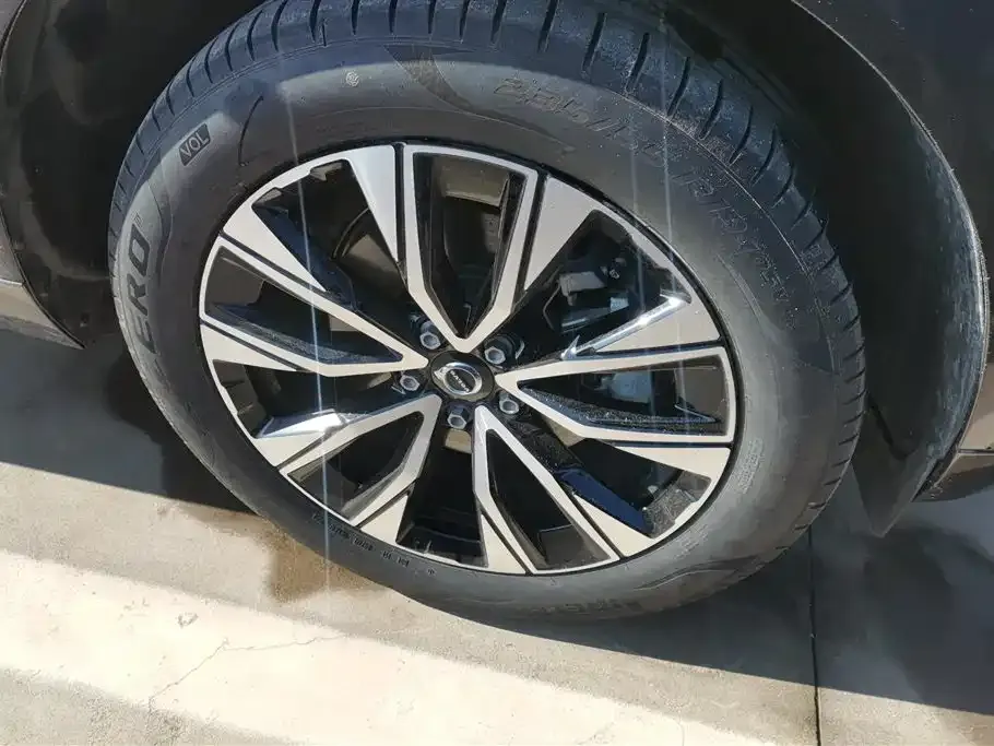 Volvo XC60 2025 из CN, фото 4