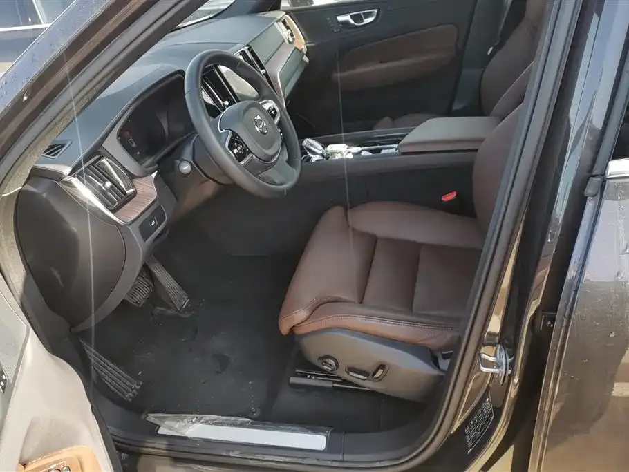 Volvo XC60 2025 из CN, фото 5