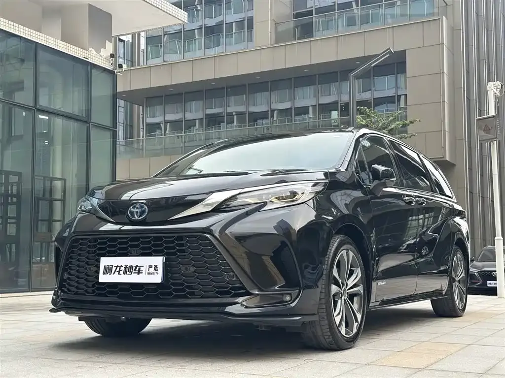 Toyota Granvia 2023 из CN, фото 1