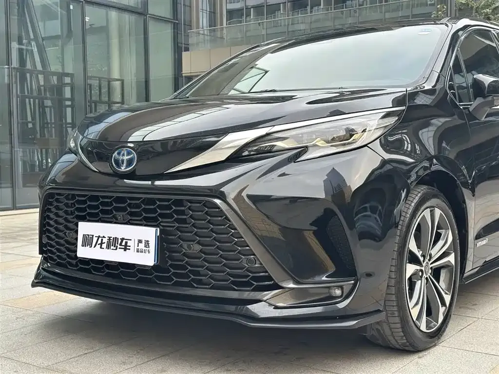 Toyota Granvia 2023 из CN, фото 10