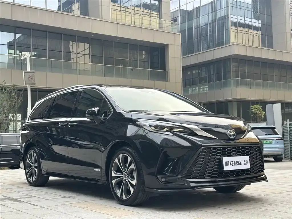 Toyota Granvia 2023 из CN, фото 9