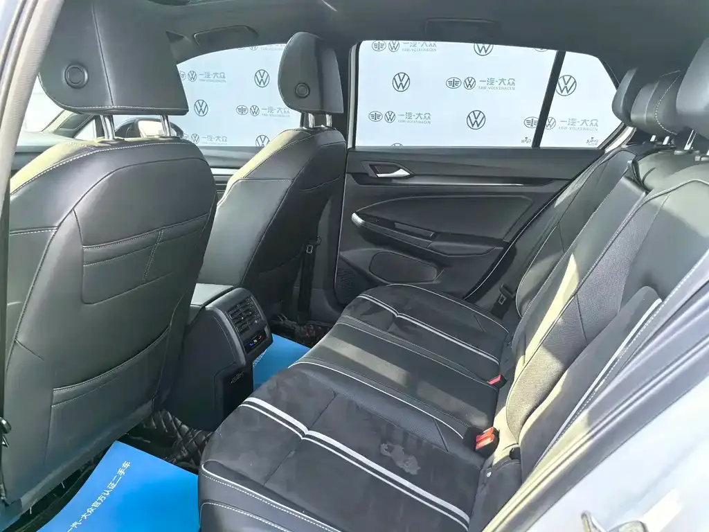Volkswagen Golf 2021 из CN, фото 8