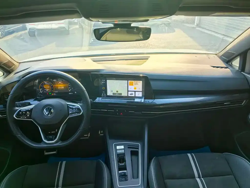 Volkswagen Golf 2021 из CN, фото 2