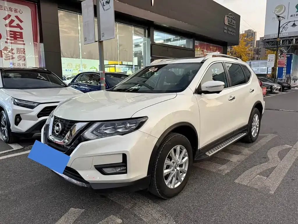 Nissan X-Trail — фото 1