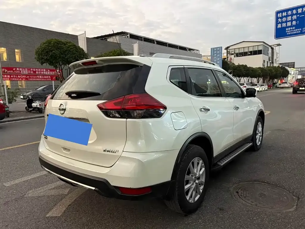 Nissan X-Trail — фото 6