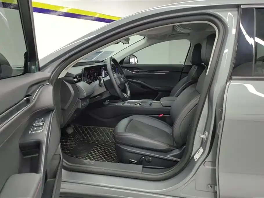 Ford Mondeo 2023 из CN, фото 9