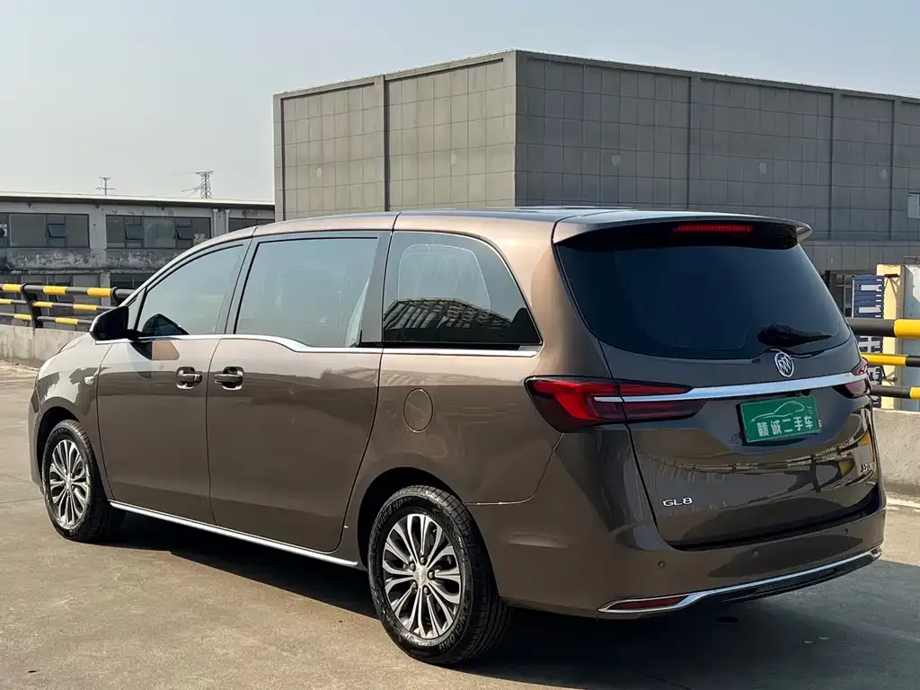 Buick GL8 2023 из CN, фото 3