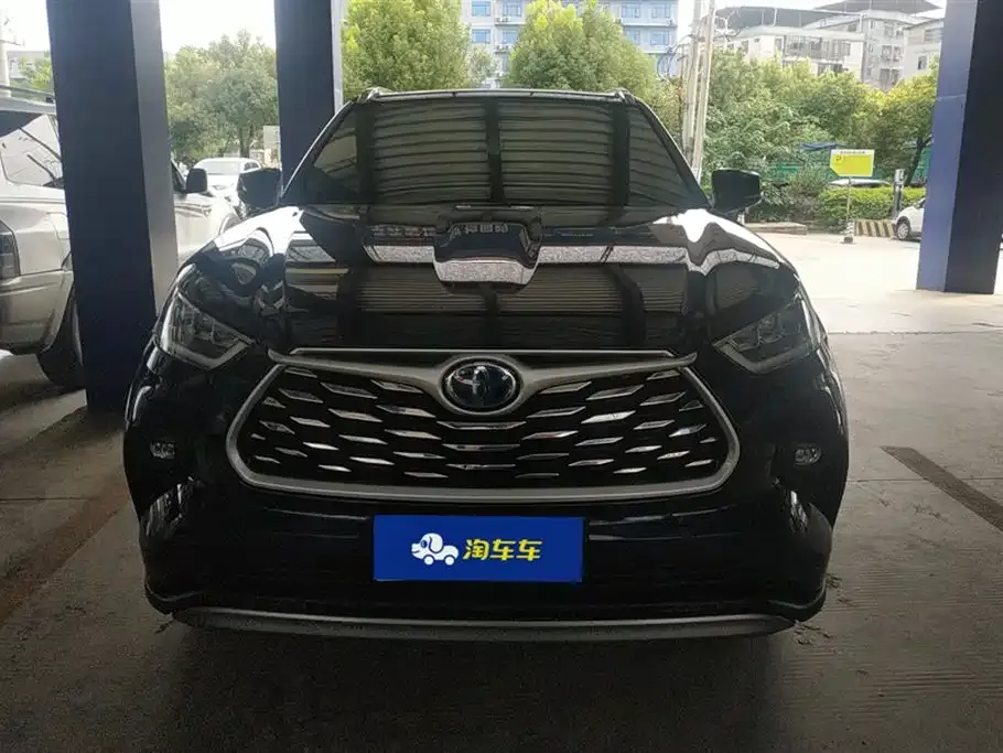Toyota Highlander — фото 10