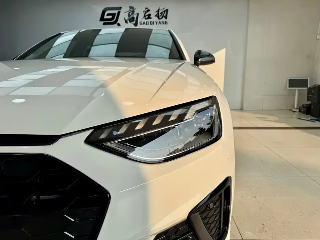 Audi A4L 2023 из CN, фото 4