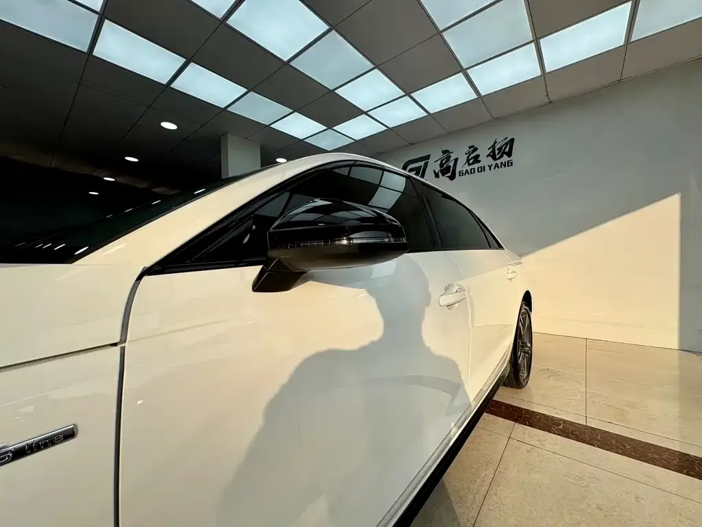 Audi A4L 2023 из CN, фото 5