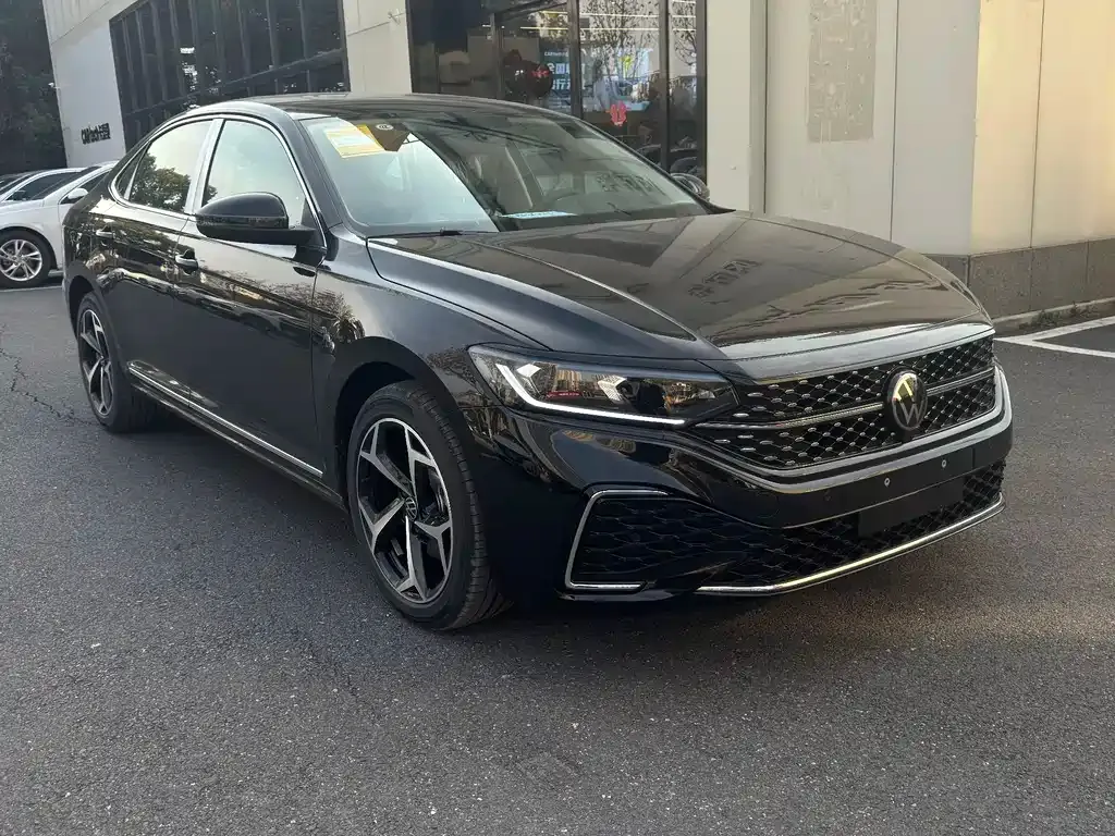 Volkswagen Passat — фото 4