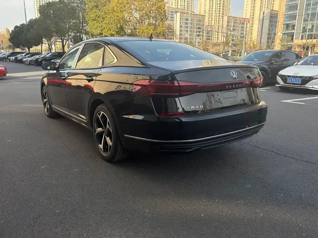 Volkswagen Passat — фото 7