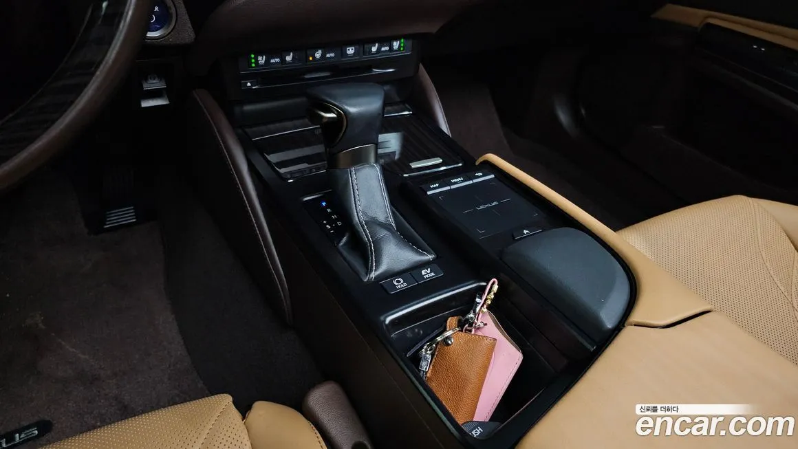 Lexus ES 2021 из KR, фото 9
