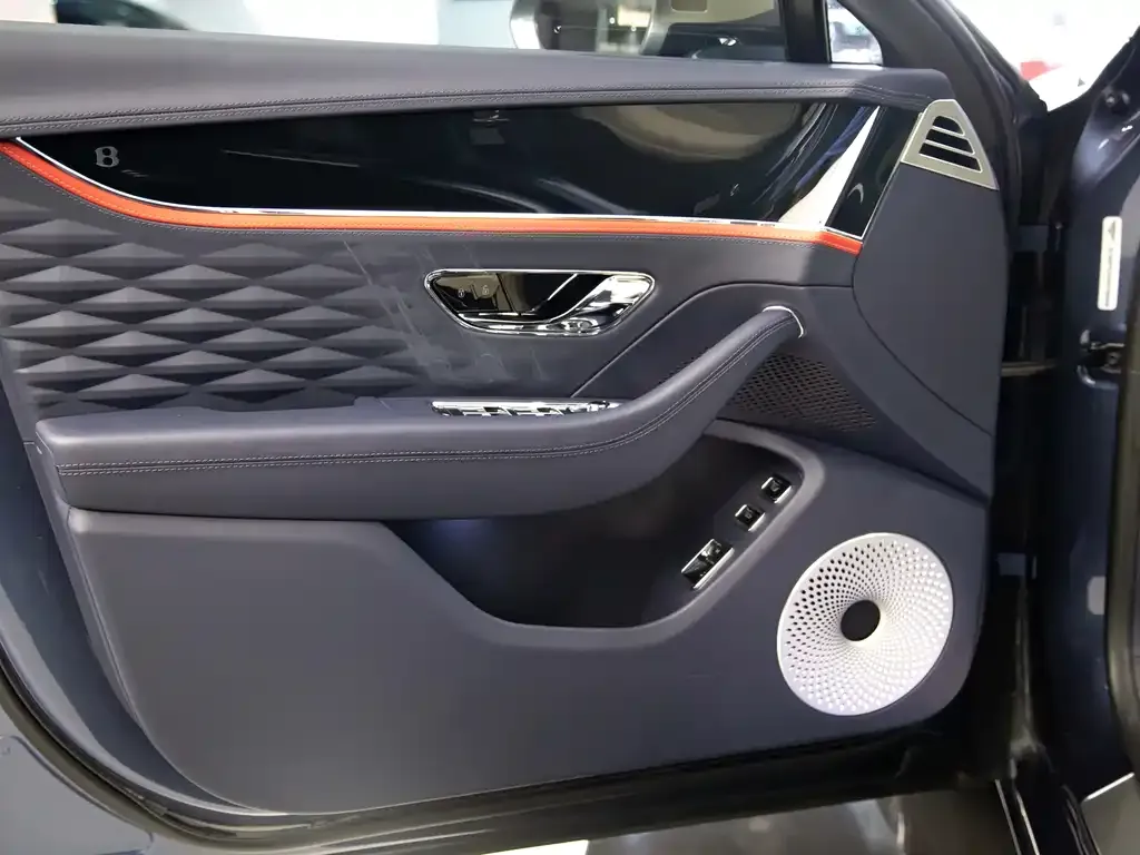 Bentley Flying Spur PHEV 2022 из CN, фото 8