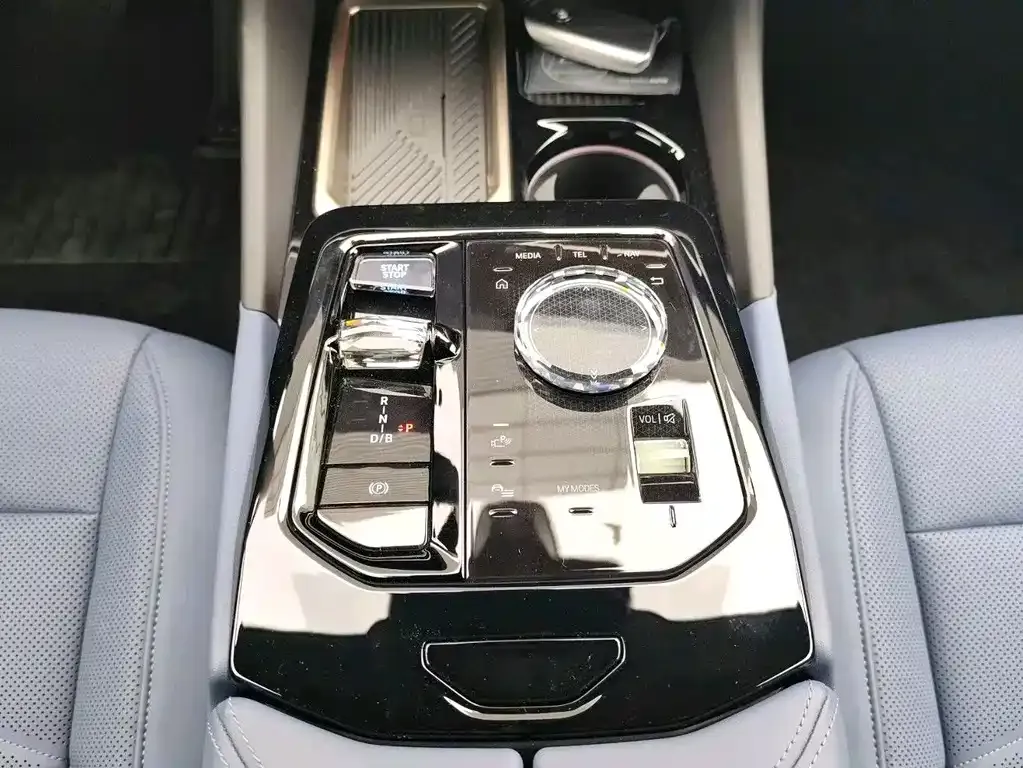 BMW i5 2024 из CN, фото 10