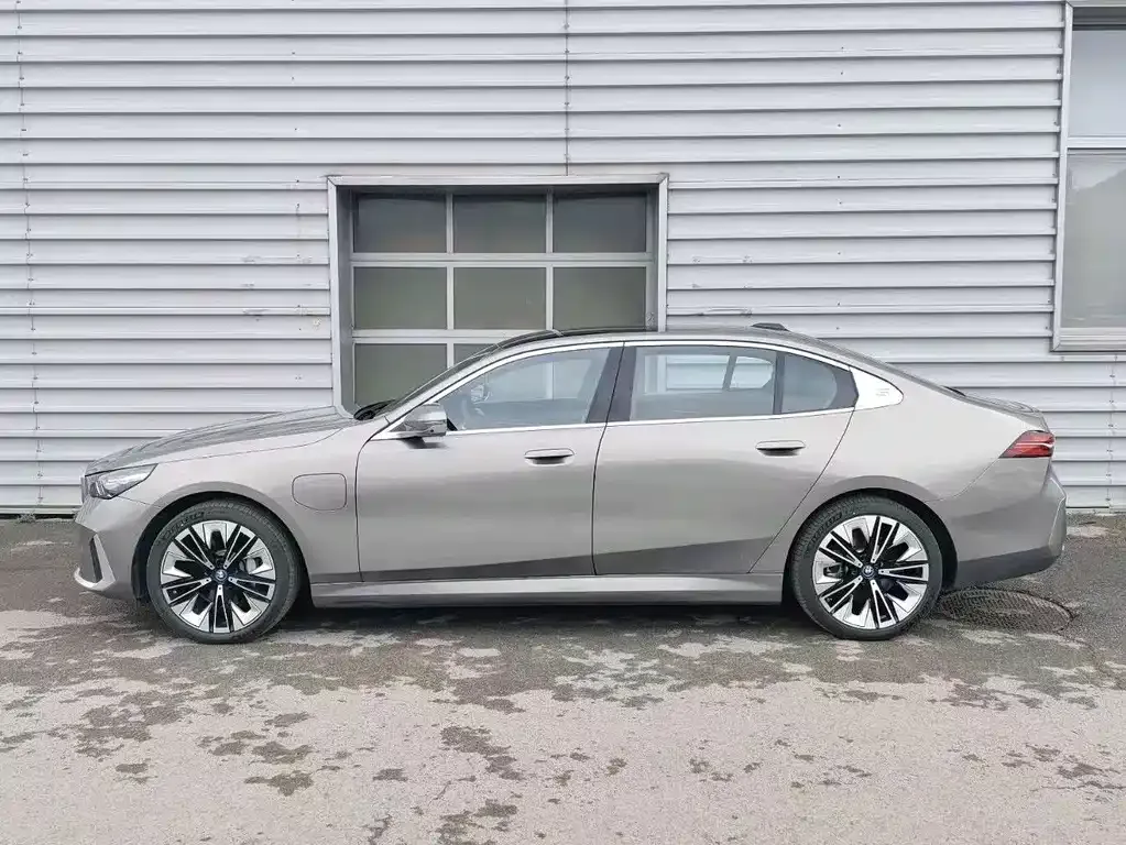 BMW i5 2024 из CN, фото 8