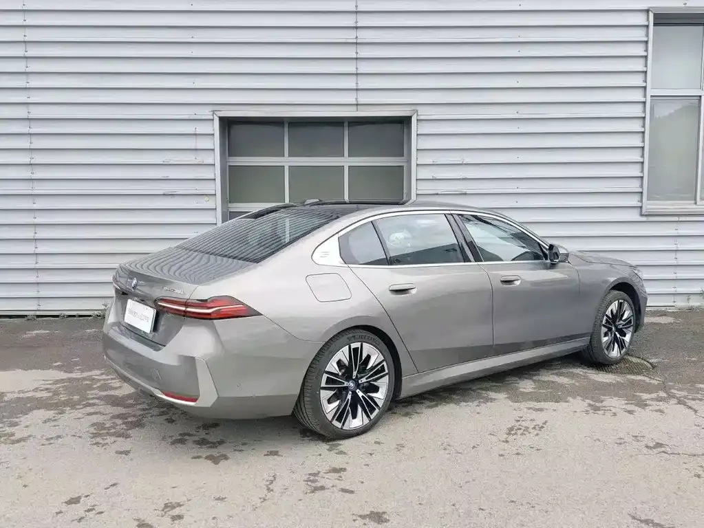 BMW i5 2024 из CN, фото 3