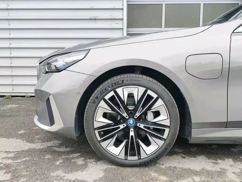 BMW i5 2024 из CN, фото 4