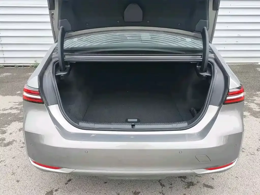 BMW i5 2024 из CN, фото 5